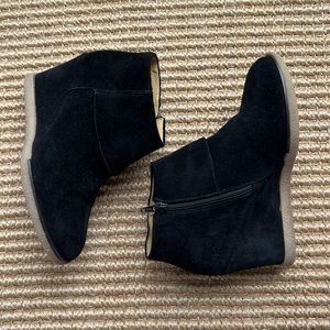 Bettye muller suede bootie made in Italy sz 8 black